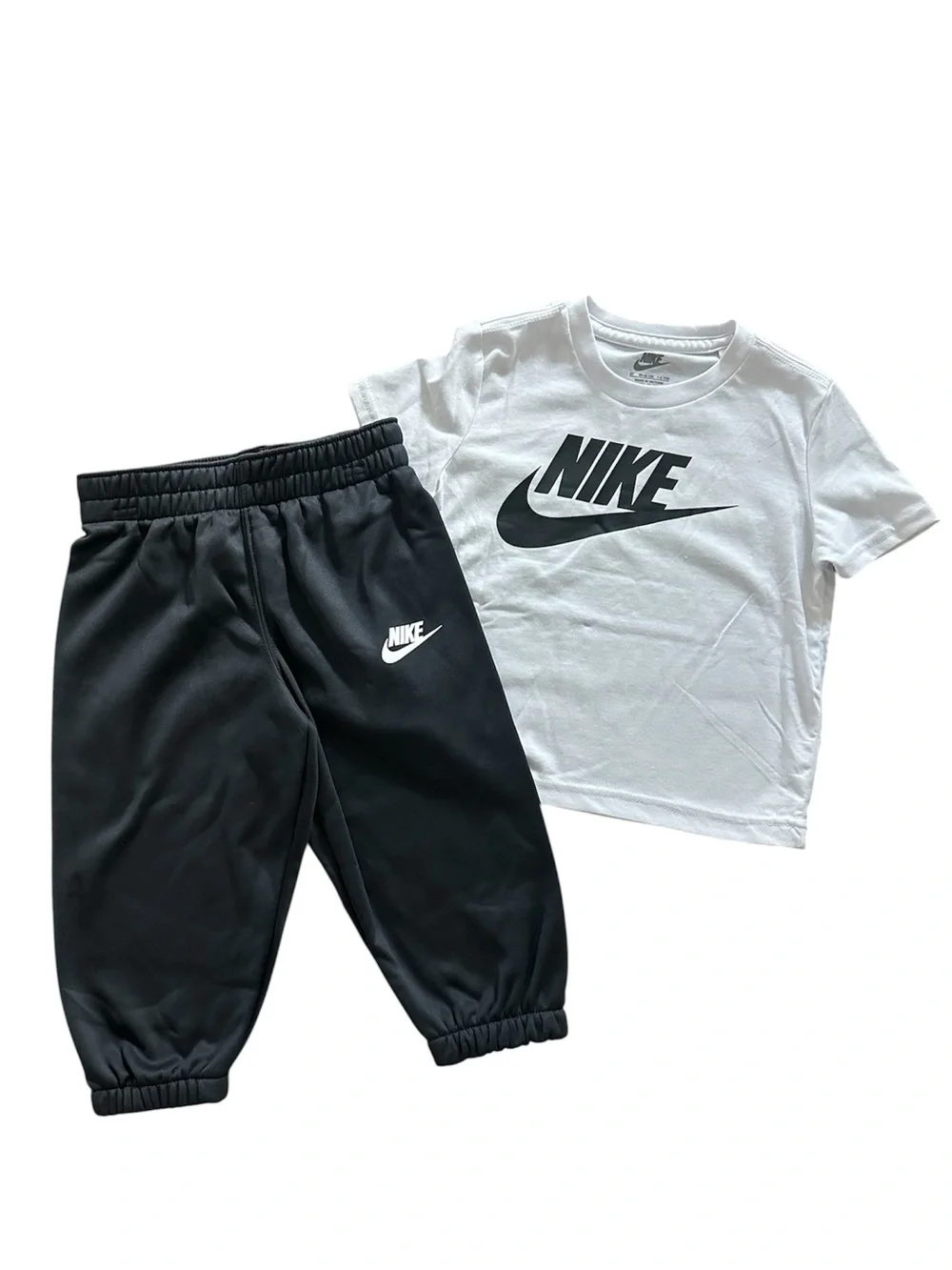 Nike Boys 3 Piece Set 2T NWT Gray Black Jacket Jogger Pants T-Shirt